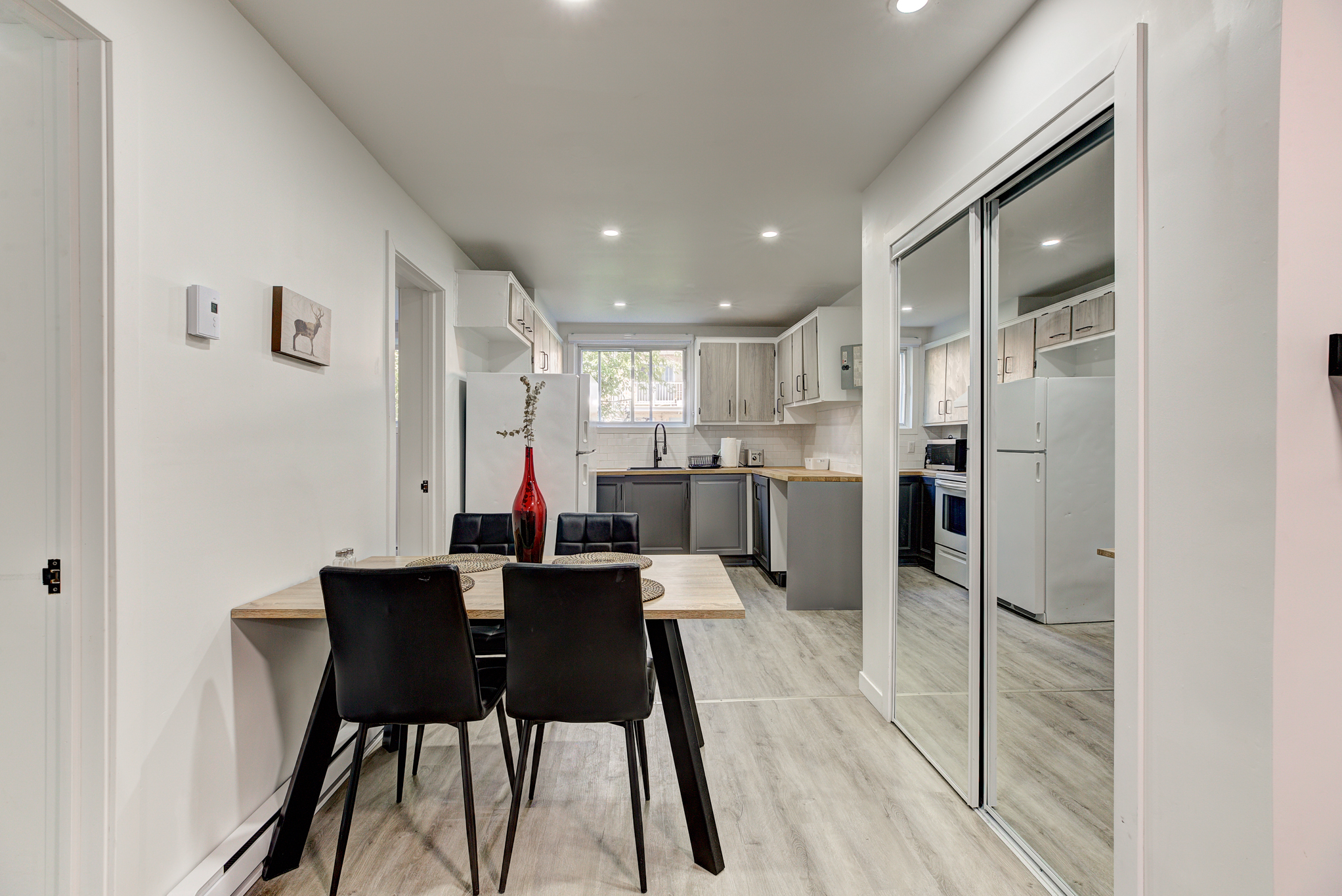 Beautiful 4 1/2 all furnished for rent Laval des Rapides Gestion