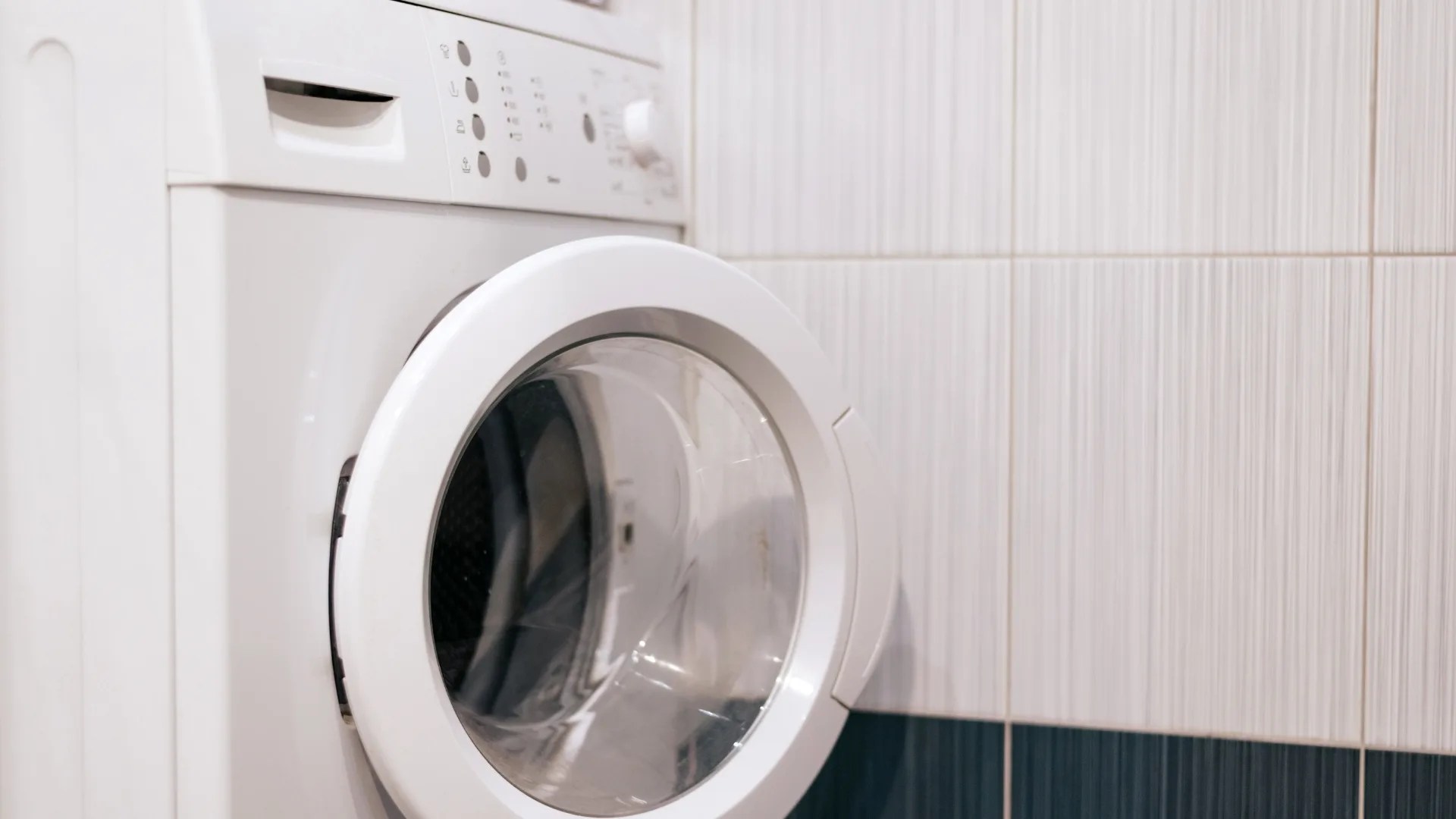 Samsung Washing Machine Doesn't Lock the Lid or Door 6 Fixes