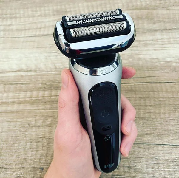 Top 7 Electric Razors For Elderly Man [Updated 2023]