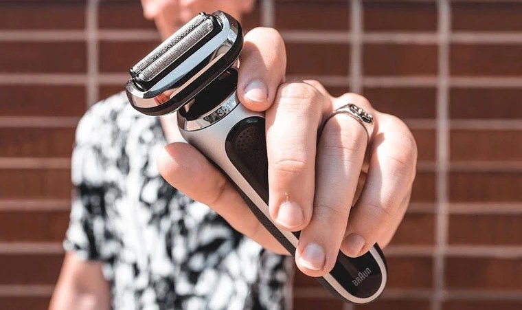 Braun Series 7 Models Review & Comparison [Updated With New Models]