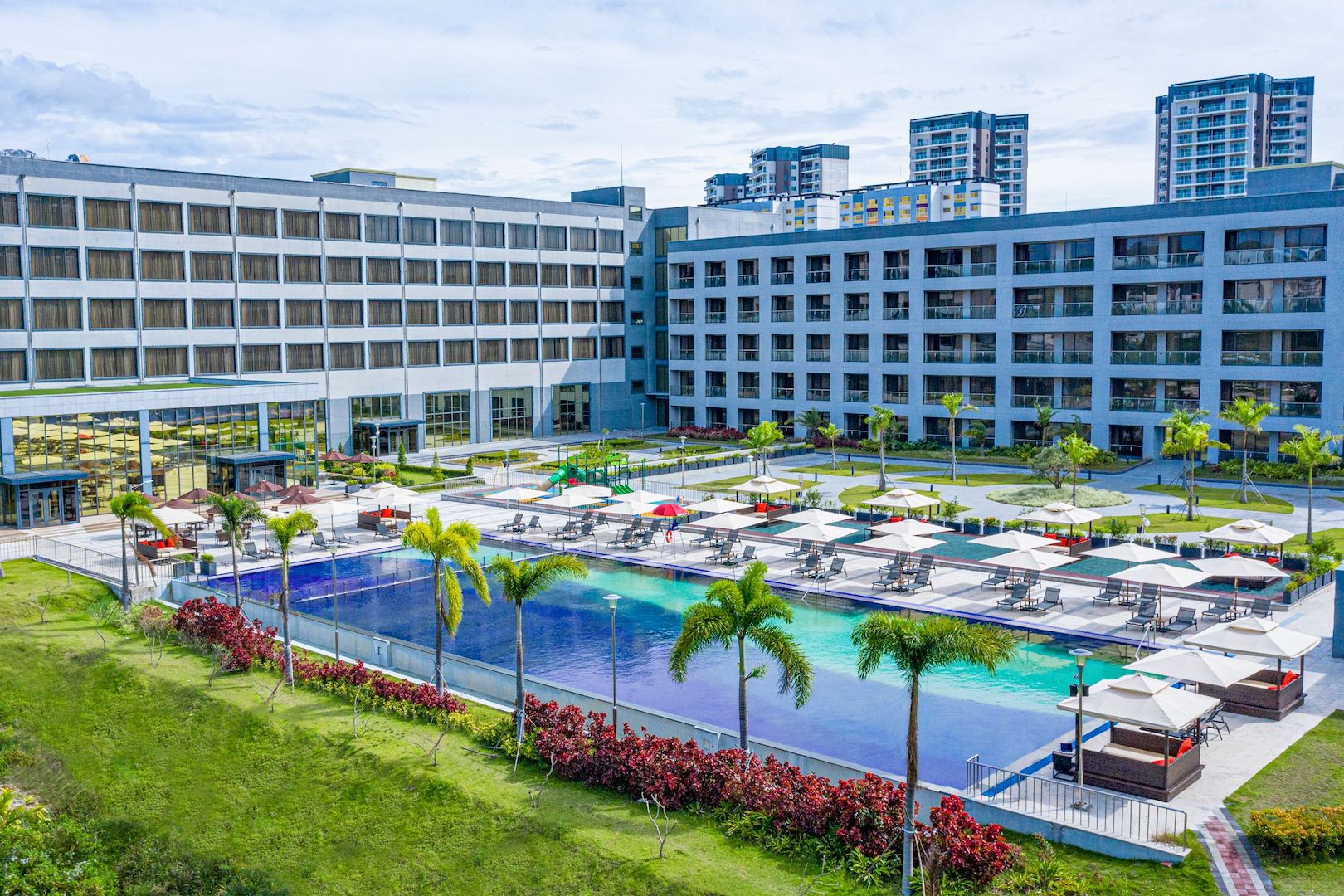 Hilton Clark Sun Valley Resort opens in thriving free port zone — Getaway.PH