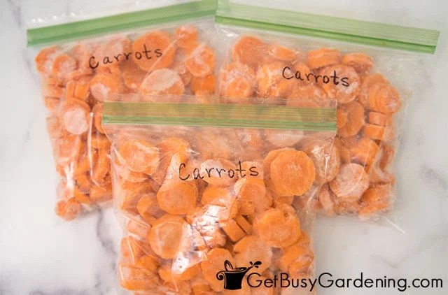 Labeling carrots with the date frozen