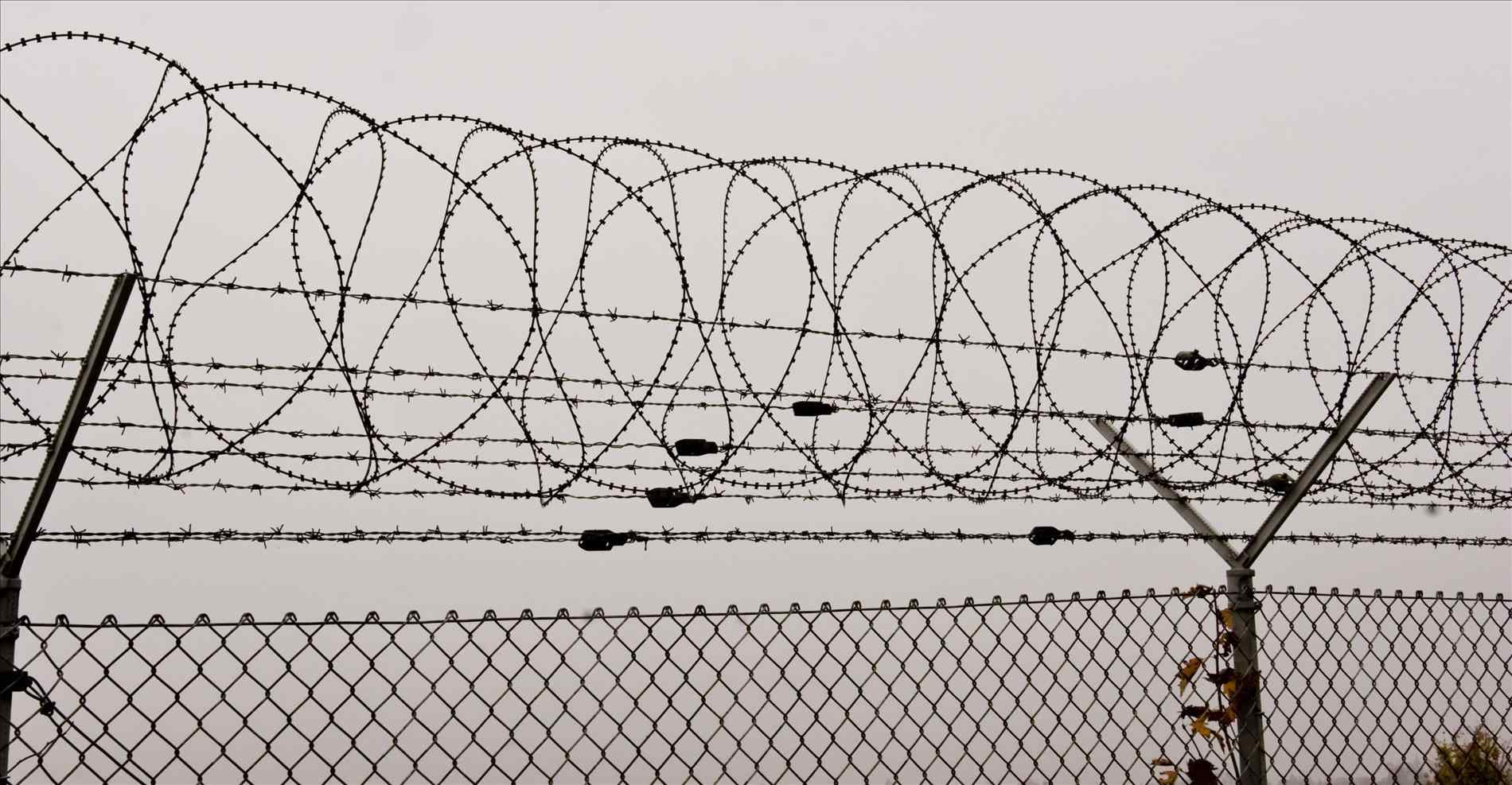 Wire Fence Drawing at GetDrawings Free download