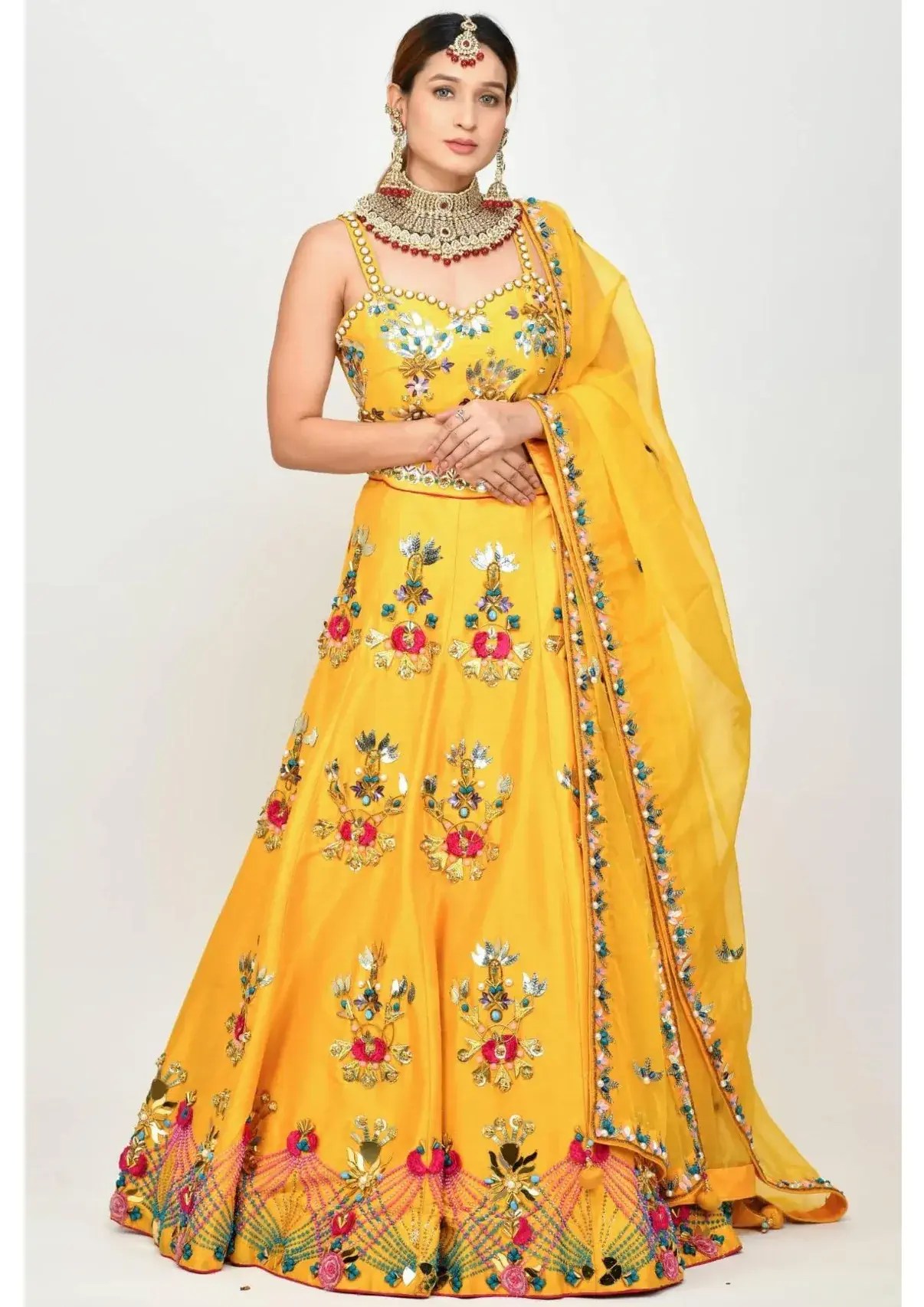 33 Haldi Ceremony Outfits and Dresses to Wear (updated)