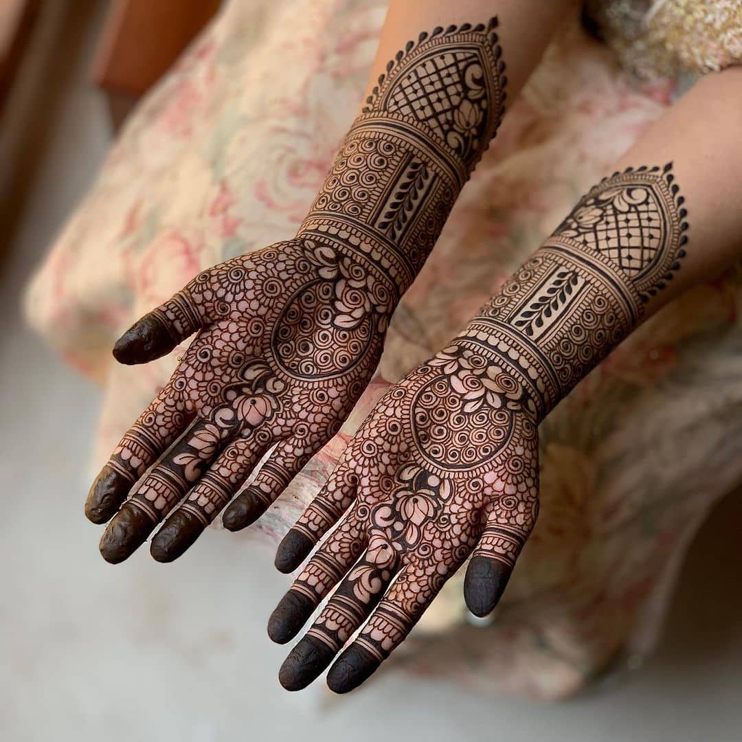 40 Unique Arabic Mehendi Designs for the Festive Season