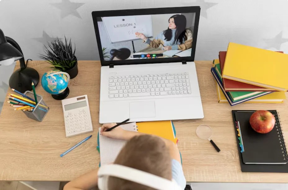 Bangkitnya Pendidikan Online – Pembelajaran di Luar Ruang Kelas