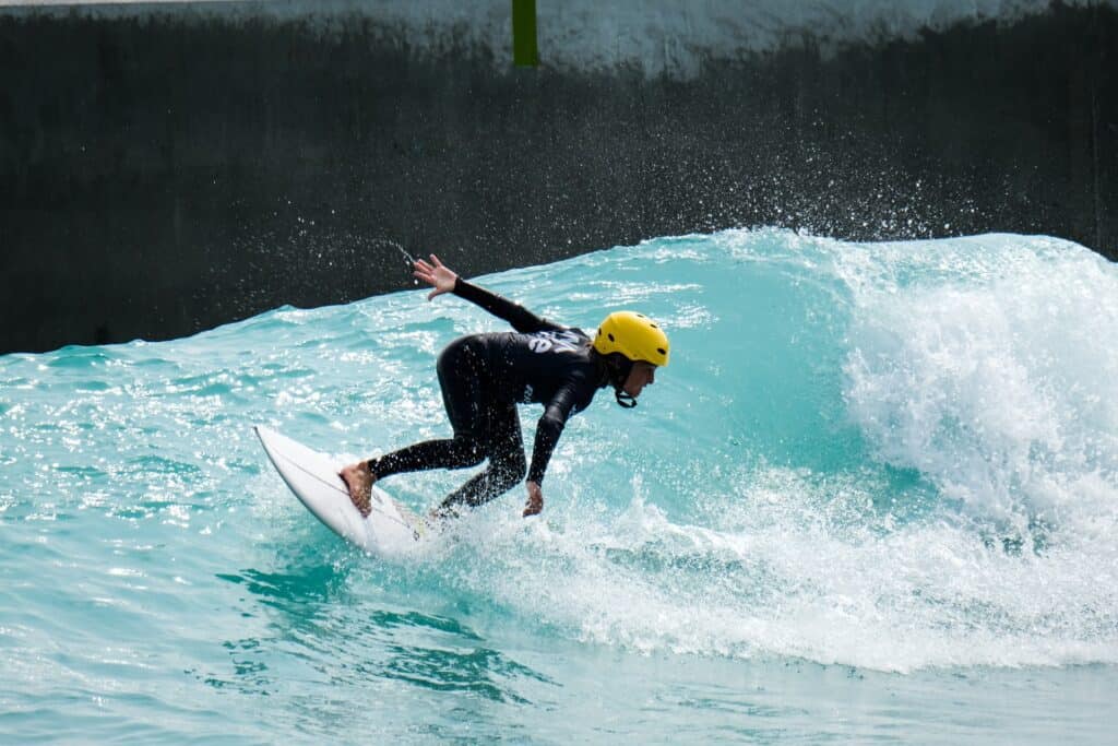 How Do Wave Pools Work?