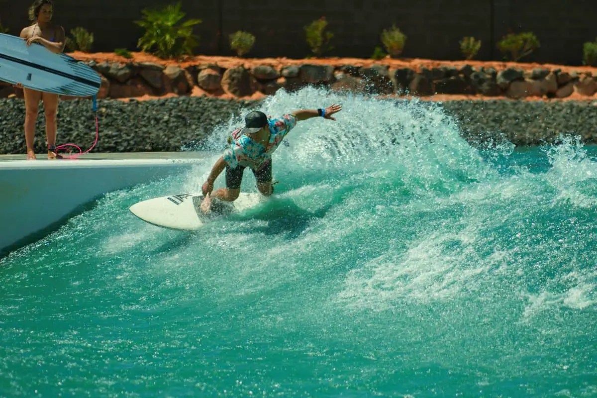 How Do Wave Pools Work Unveiling the Mechanics Behind Artificial Waves