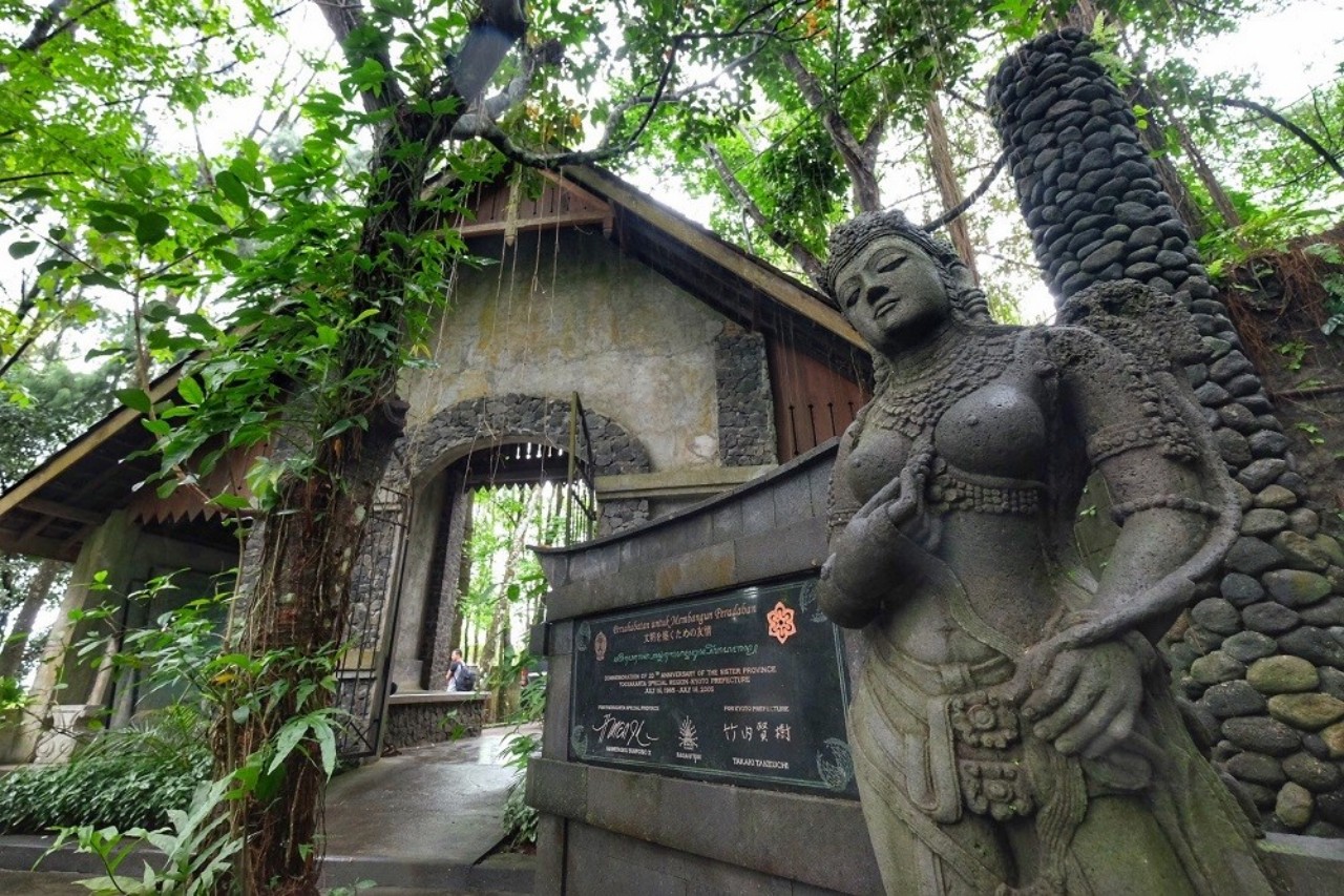 Menjelajahi Peradaban Jawa di Museum Ullen Sentalu Where Your Journey