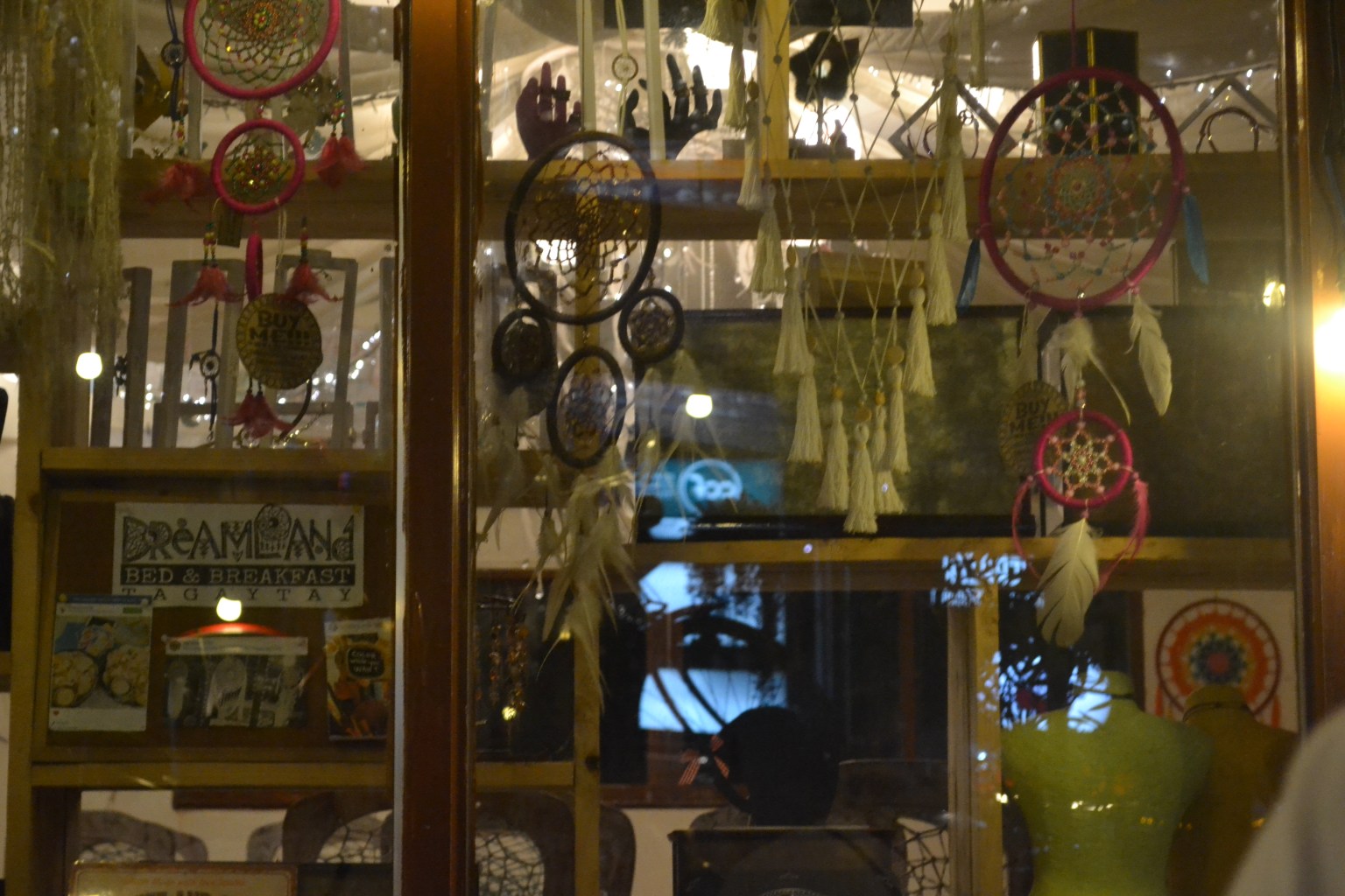 Dreamland Arts and Crafts Cafe Mara in Wander Land