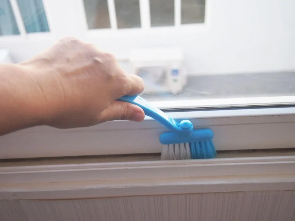 How to Clean Sliding Windows ProClean