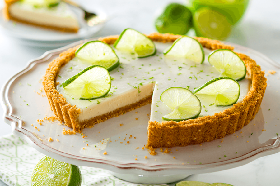 Receta de pie de limón sin horno. Un pastel más suave y cremoso.