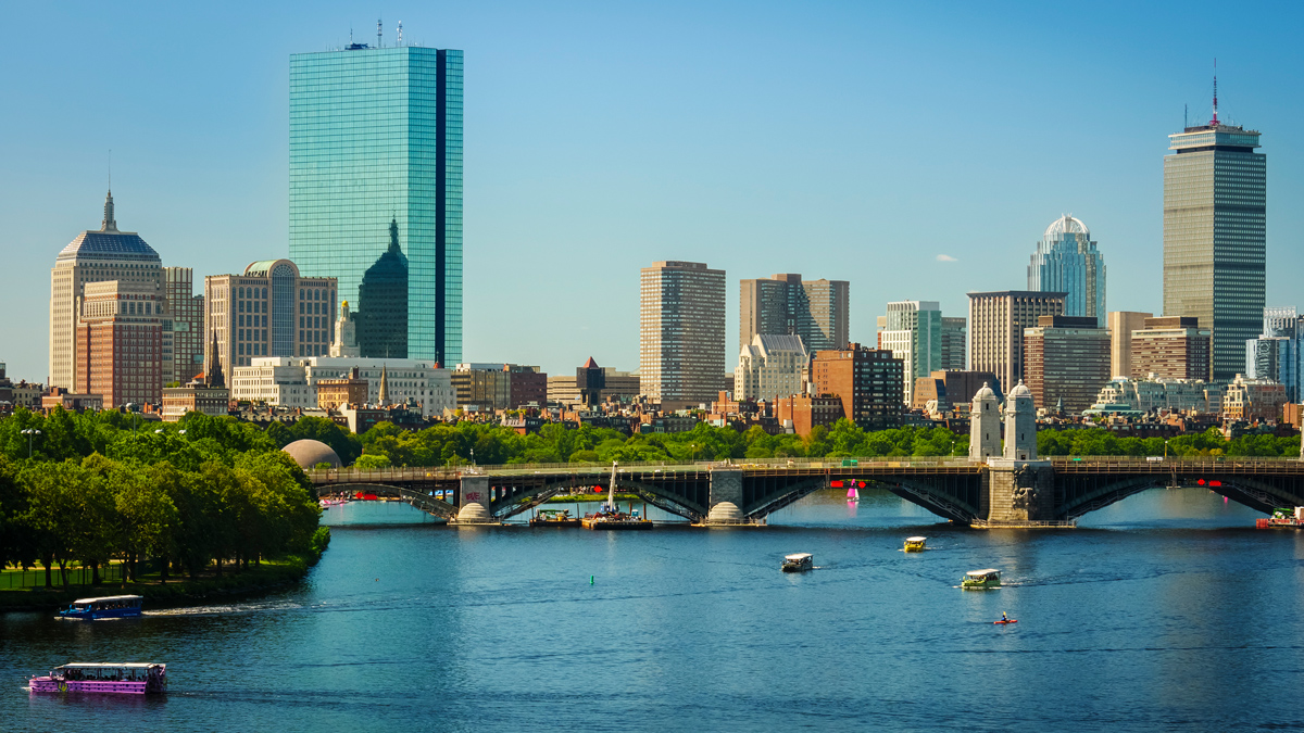 Luggage Storage Boston 24/7 Short Term or Daily StoreMe