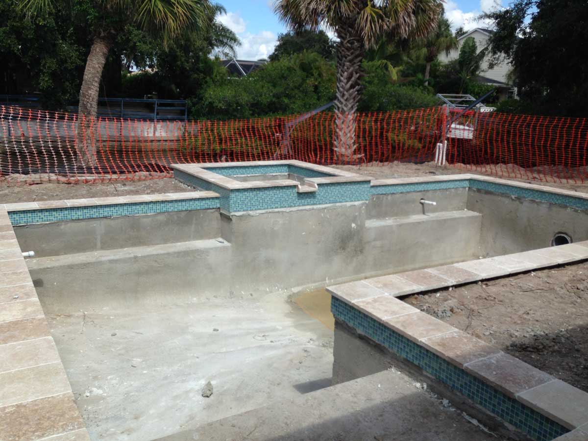 Expert Tips for Choosing the Right Pool Contractor in Sarasota Gettle