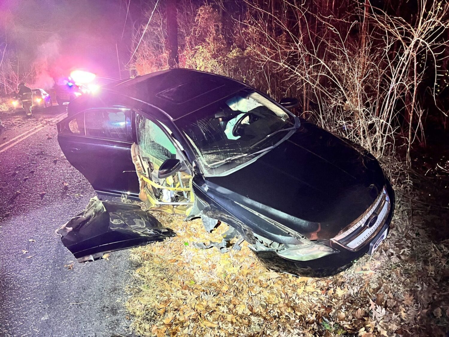 Singlevehicle crash on Ridge Road leaves 3 injured; Police seek help