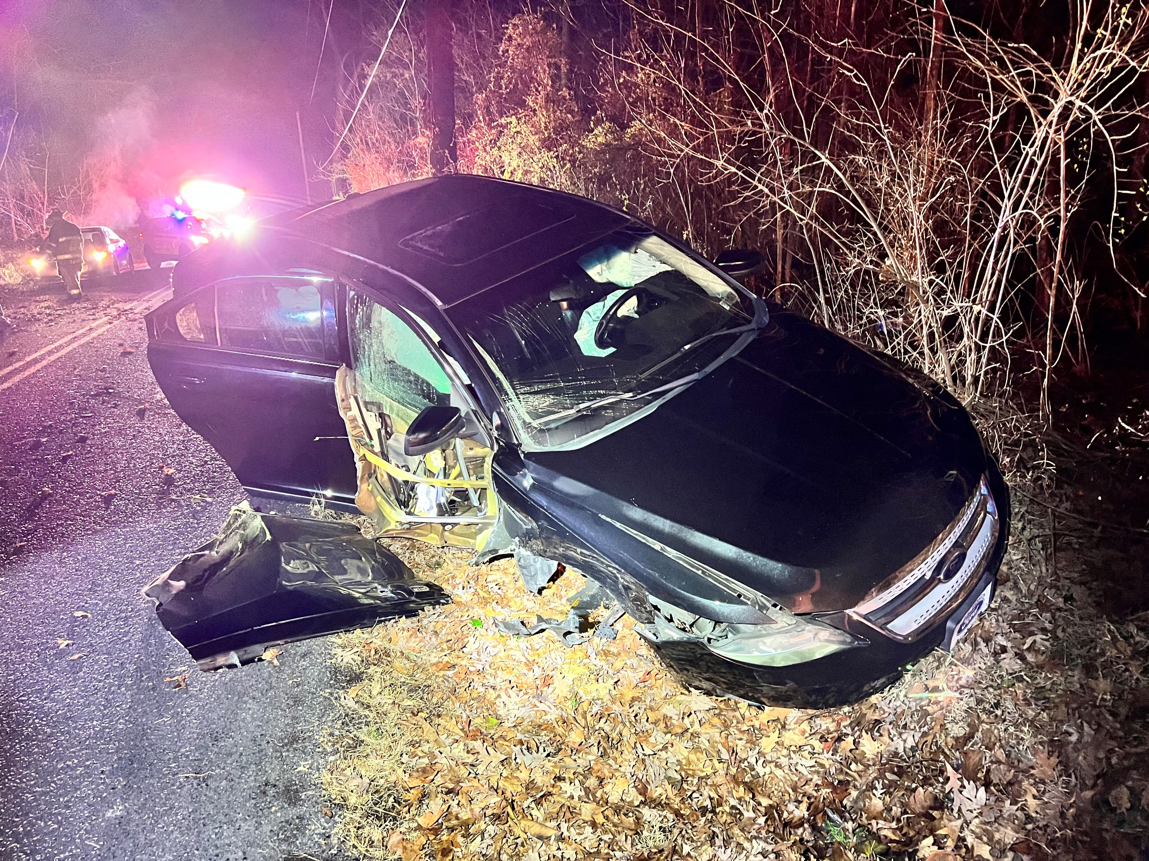 Singlevehicle crash on Ridge Road leaves 3 injured; Police seek help