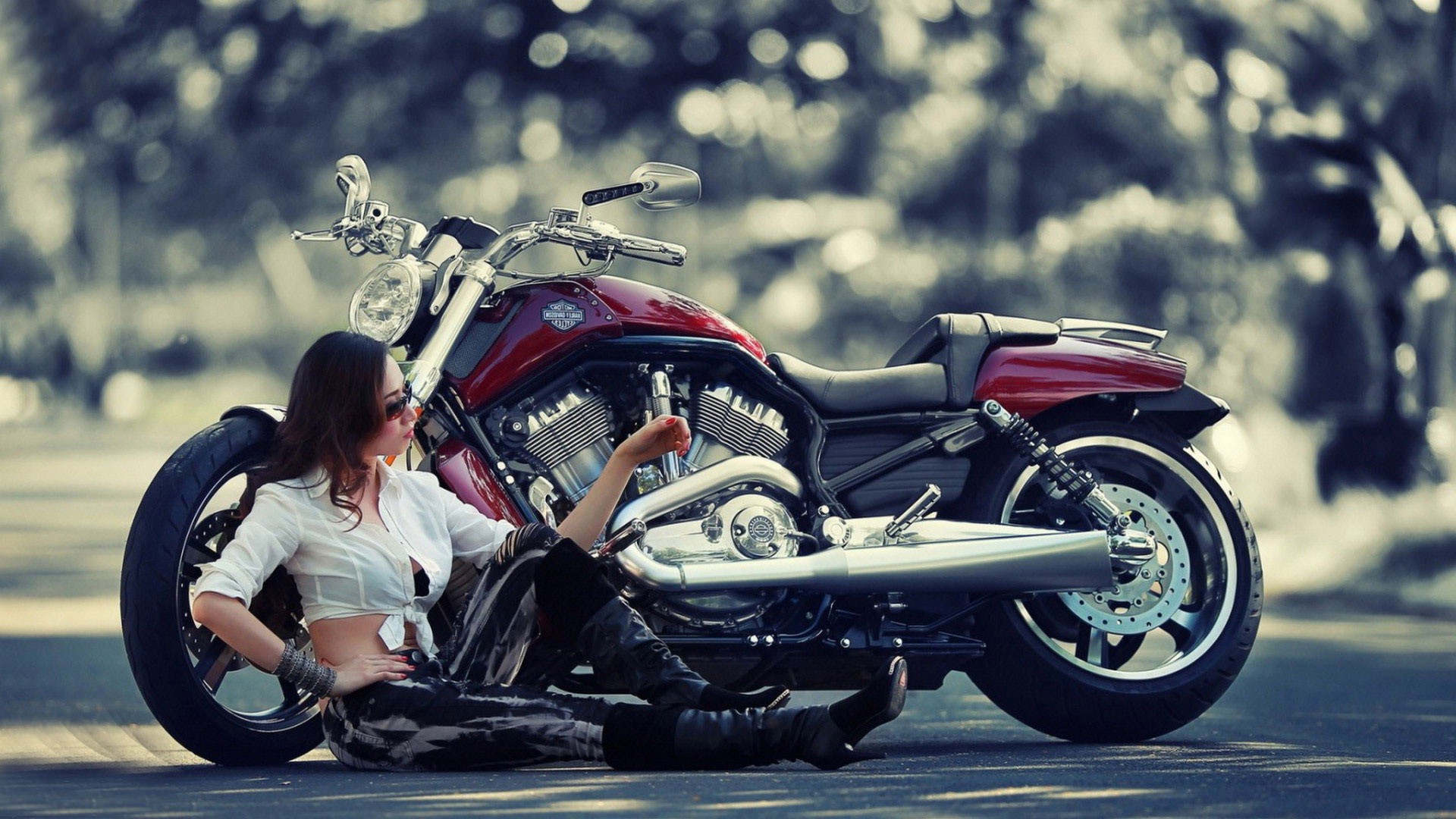 Girl and Bike Wallpaper (77+ images)