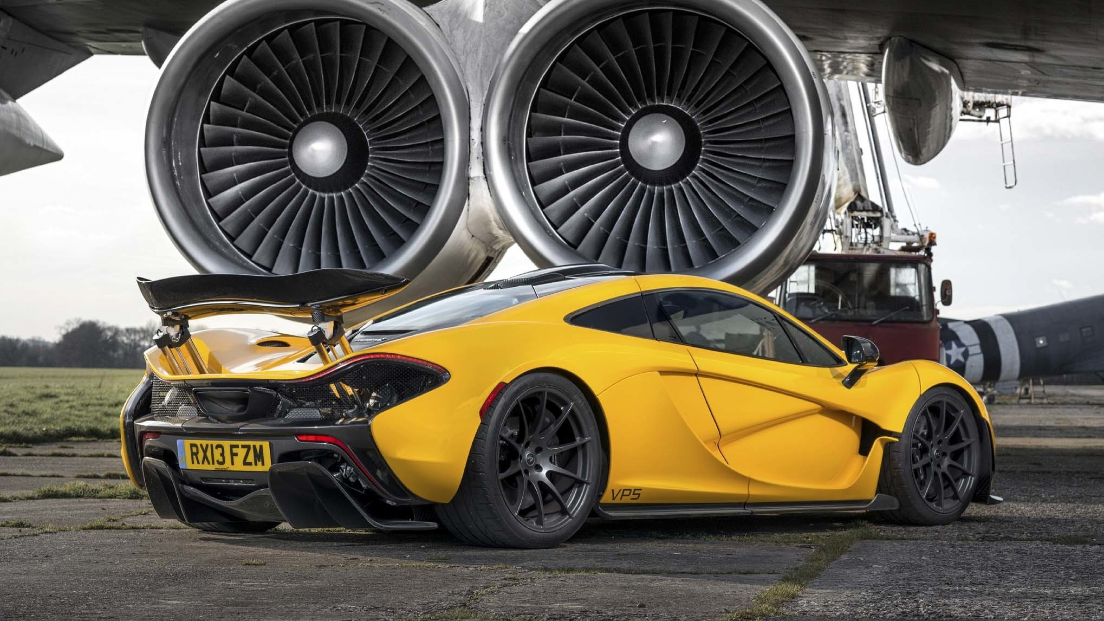 Mclaren P1 Widescreen Wallpaper