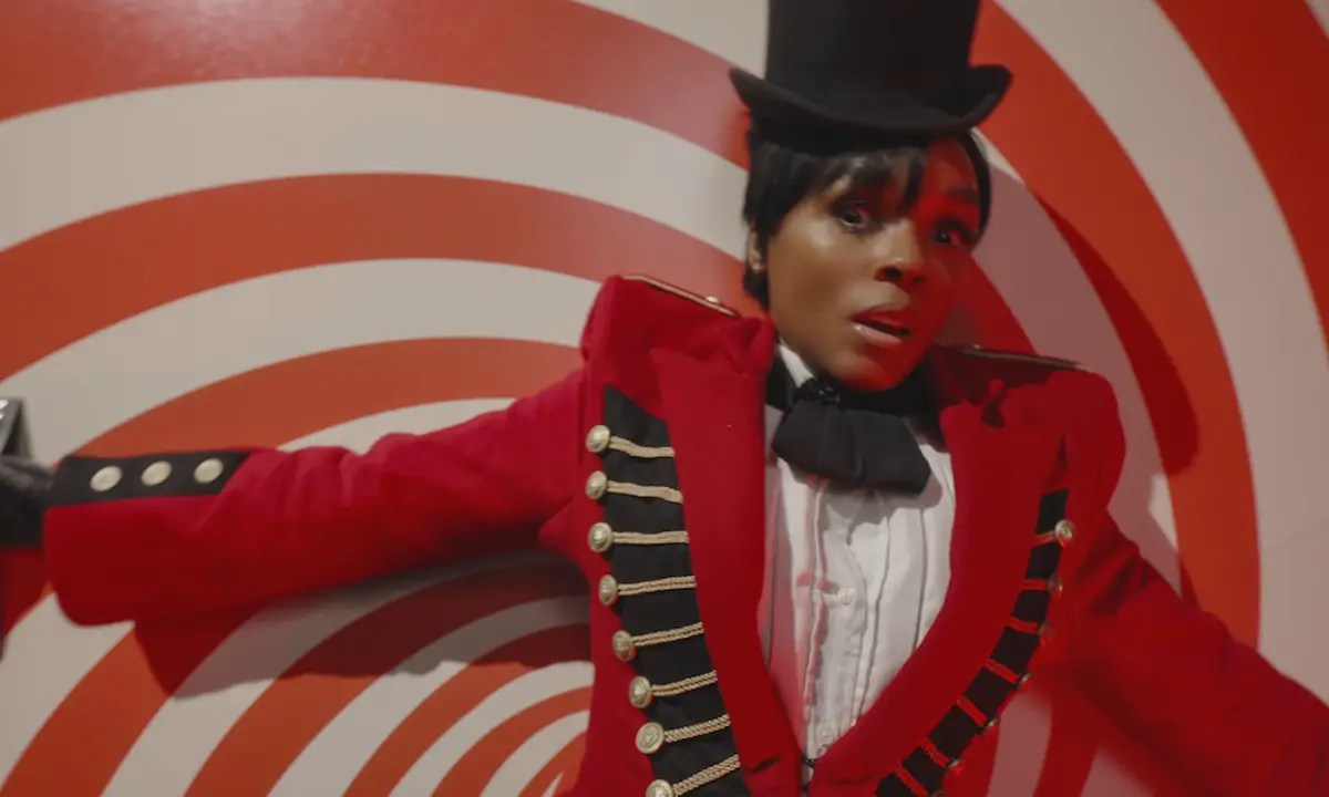 AMC Shares Official Trailer for FEARFEST Featuring 2025's "Halloqueen