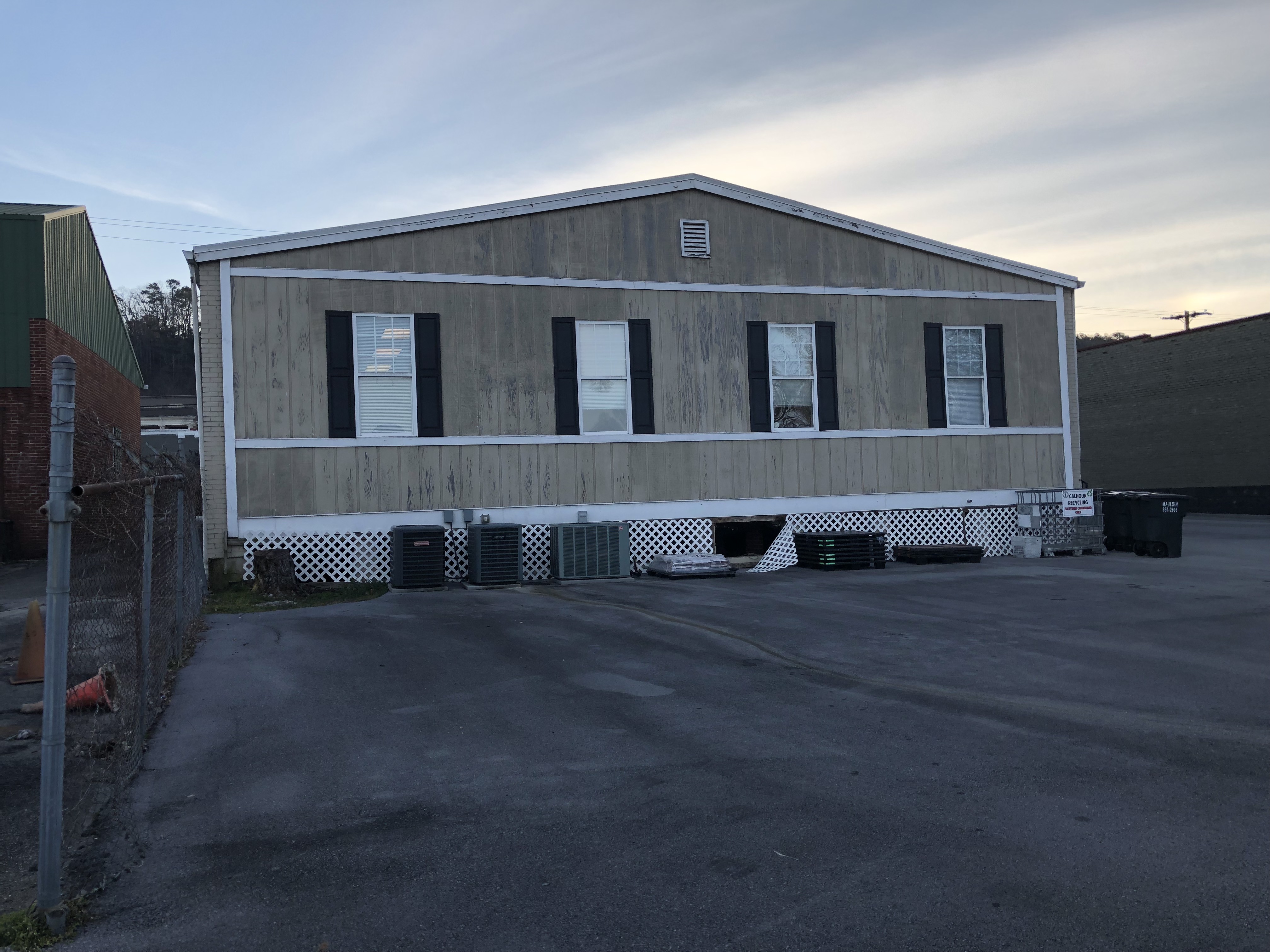 301 S. Park Ave. Calhoun Leased Commercial Building Calhoun F