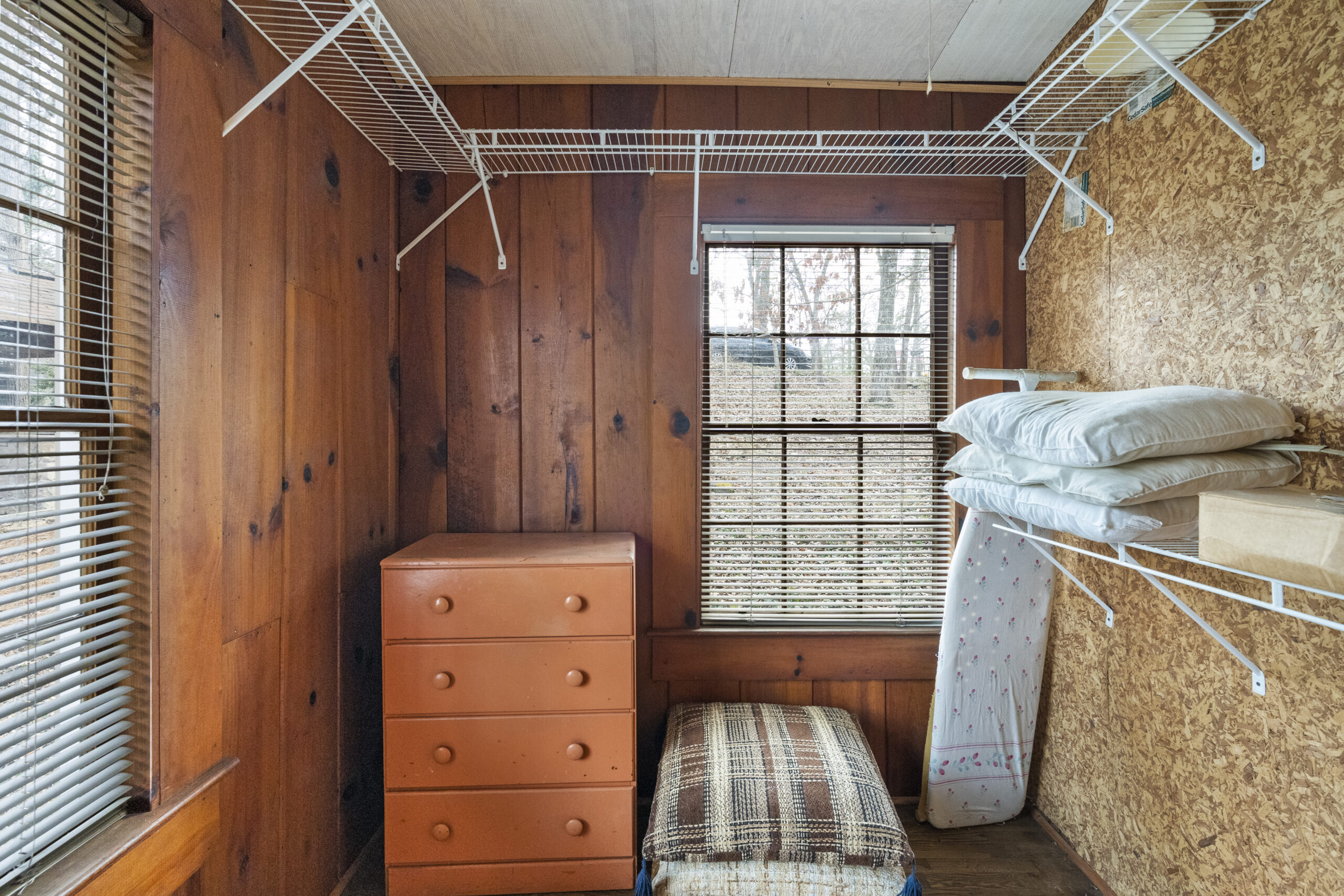 Cabin on Lake Allatoona F. Willis, Realty