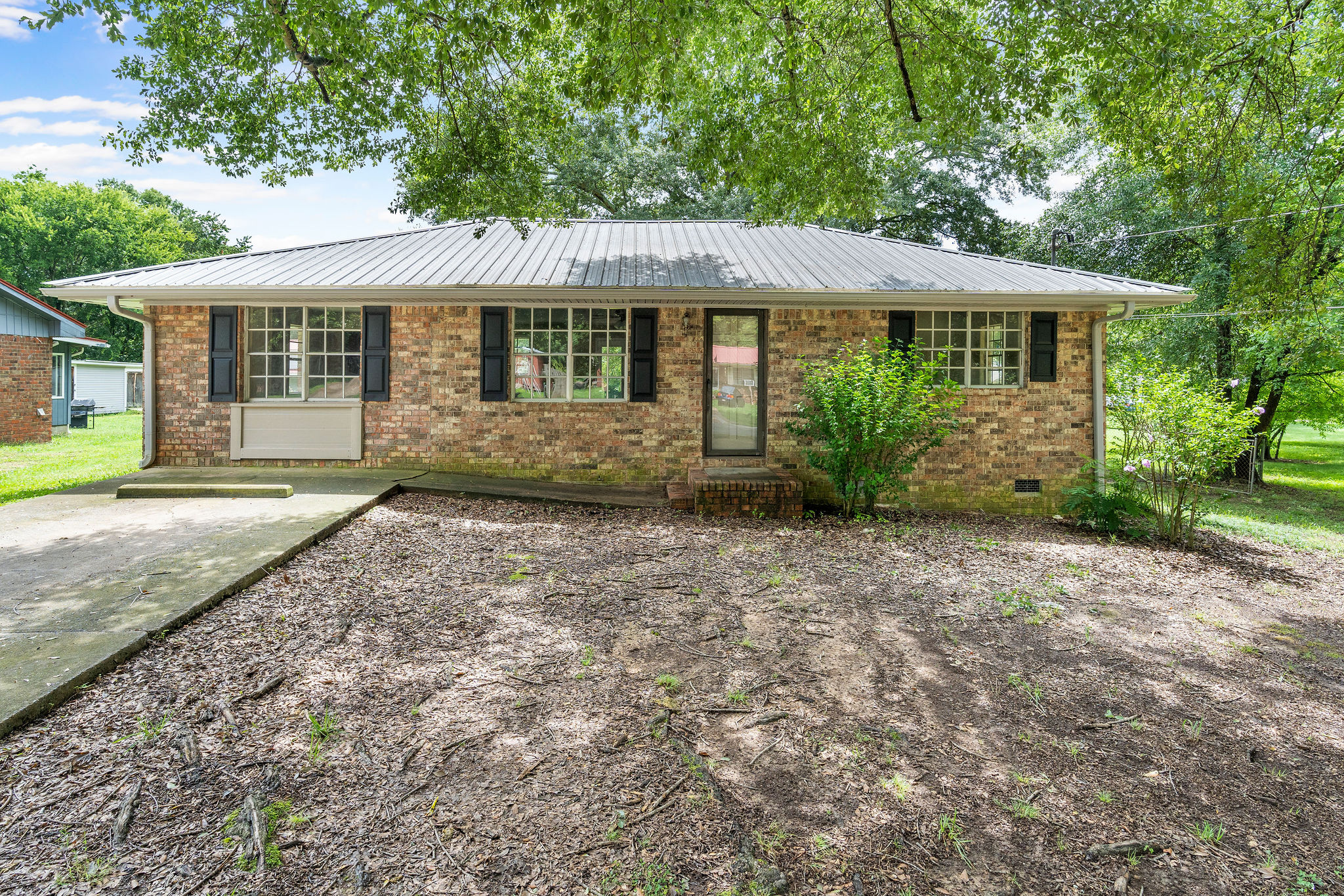RENOVATED 3 Bedroom 1 Bathroom 4.2 Miles from Downtown Cartersville! F. Willis, Realty