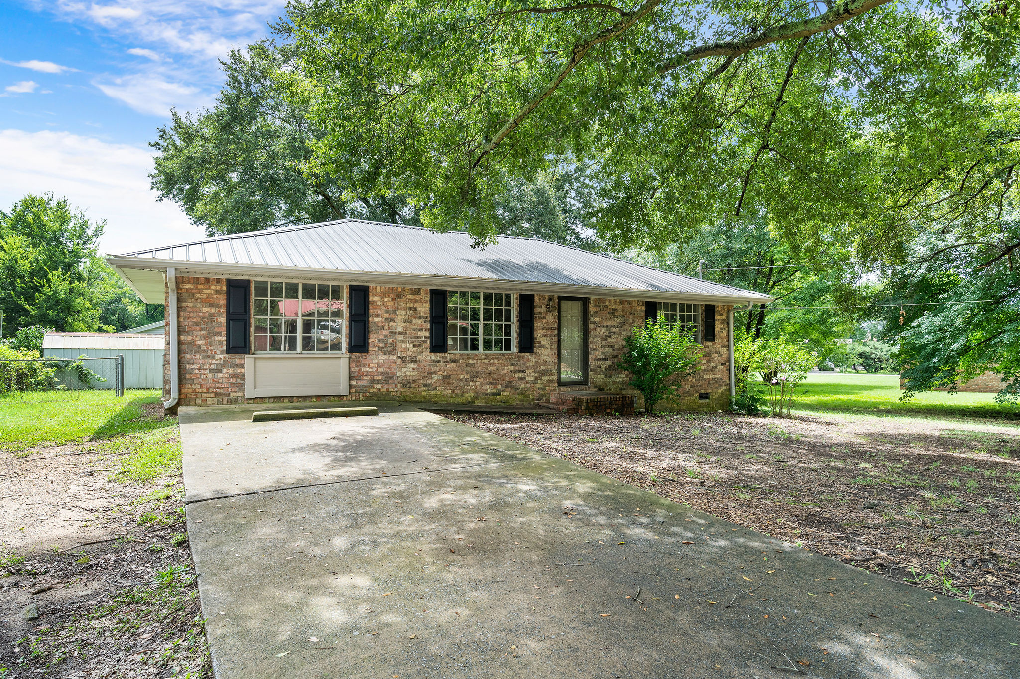 RENOVATED 3 Bedroom 1 Bathroom 4.2 Miles from Downtown Cartersville! F. Willis, Realty