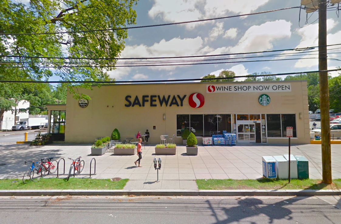 The Palisades Safeway is one step closer to “nonhistoric designation