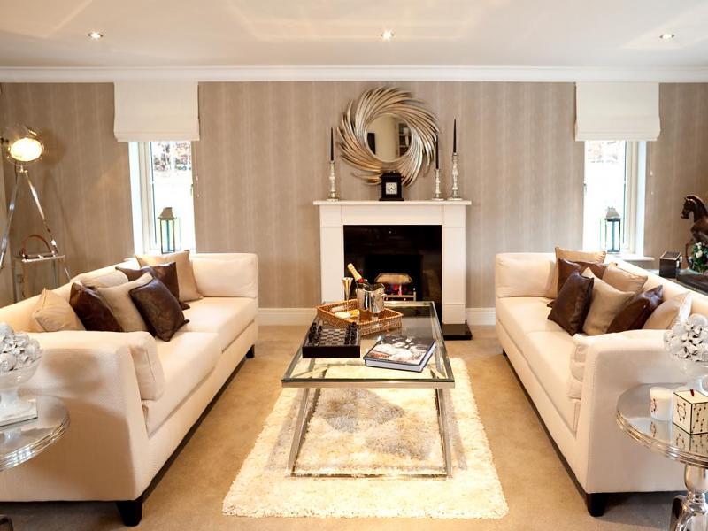 7 Tips to Decorate Your Living Room Worthily