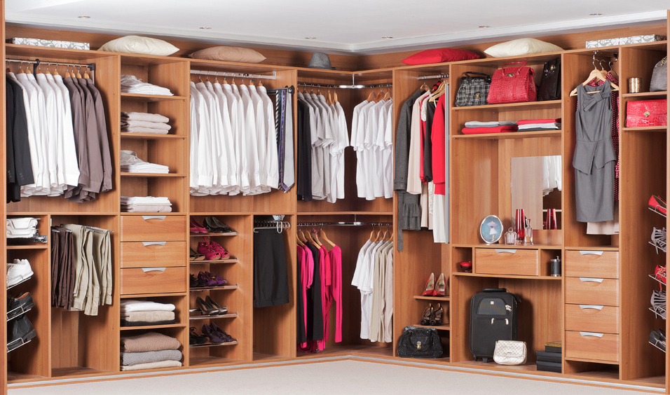 Exclusive wardrobe fixtures, designs & settings for Ladies