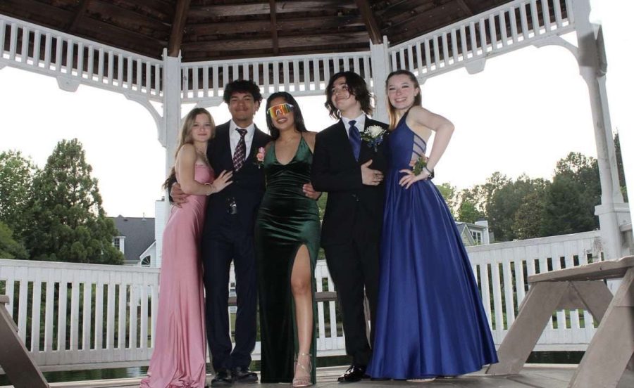 And end scene Green Hope’s Hollywood prom recap The GH Falcon