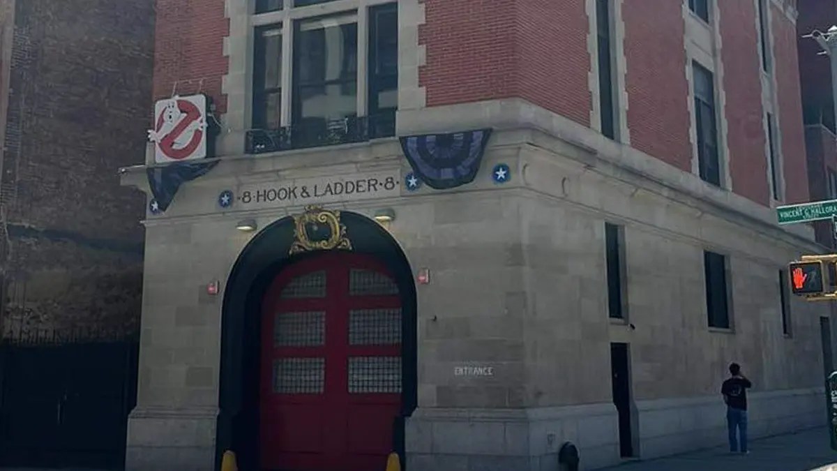 New York City's Hook & Ladder 8 moves iconic Ghostbusters sign Ghostbusters News