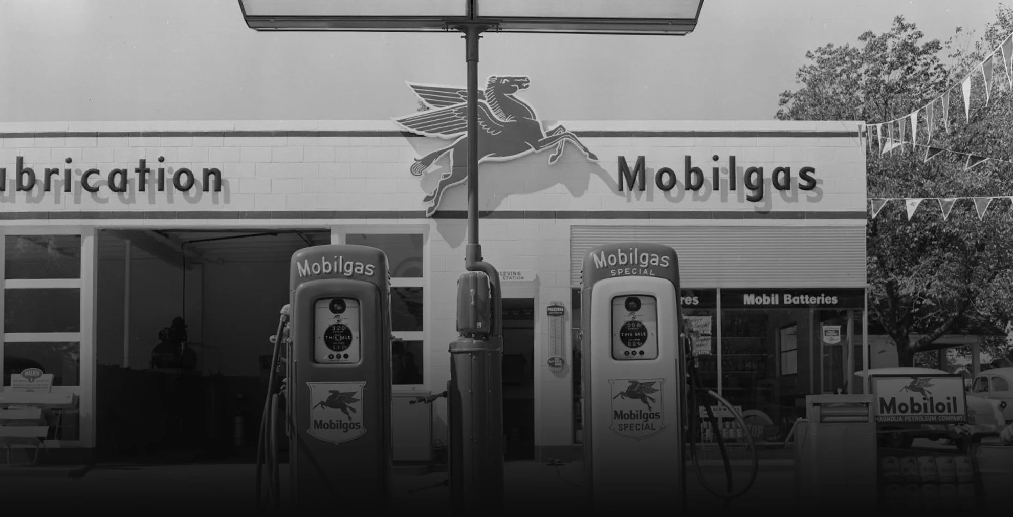 Mobil Oil Stocks & Bonds Ghosts of Wall Street