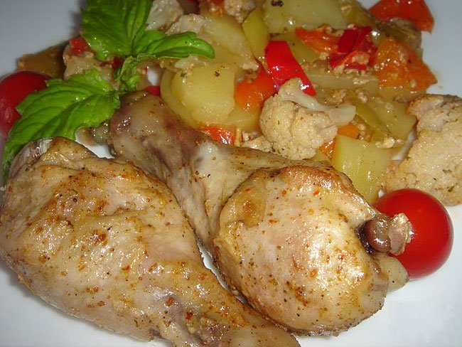 Resepte vir 'n geurige en sappige hoender in die oond in