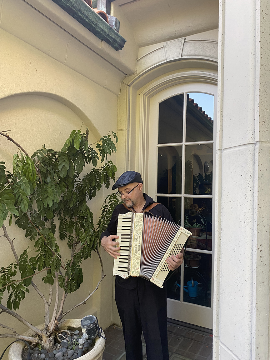 Accordion Los Angeles at Darrell Wallace blog