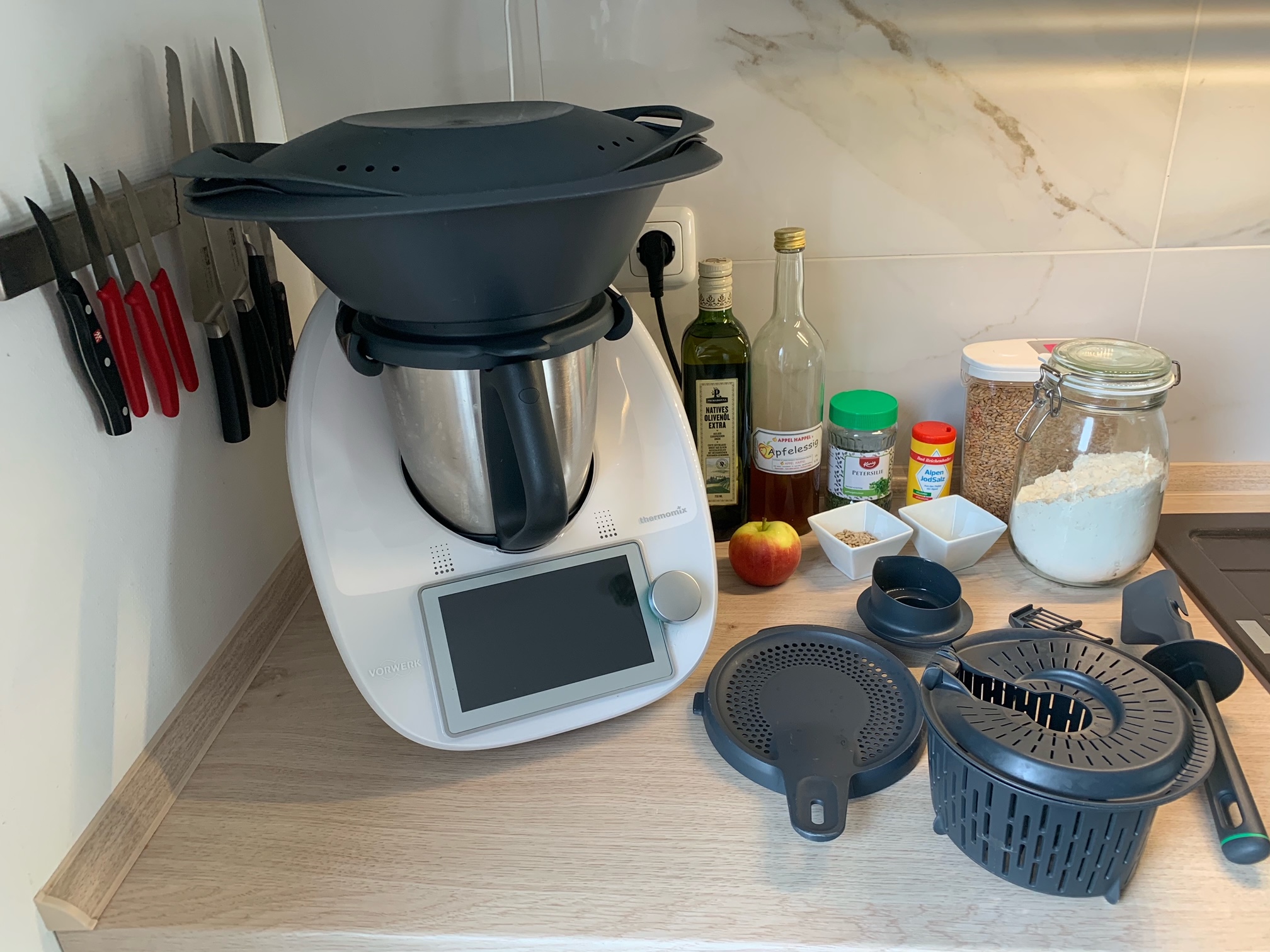 Thermomix TM6 und komplettes Zubehör
