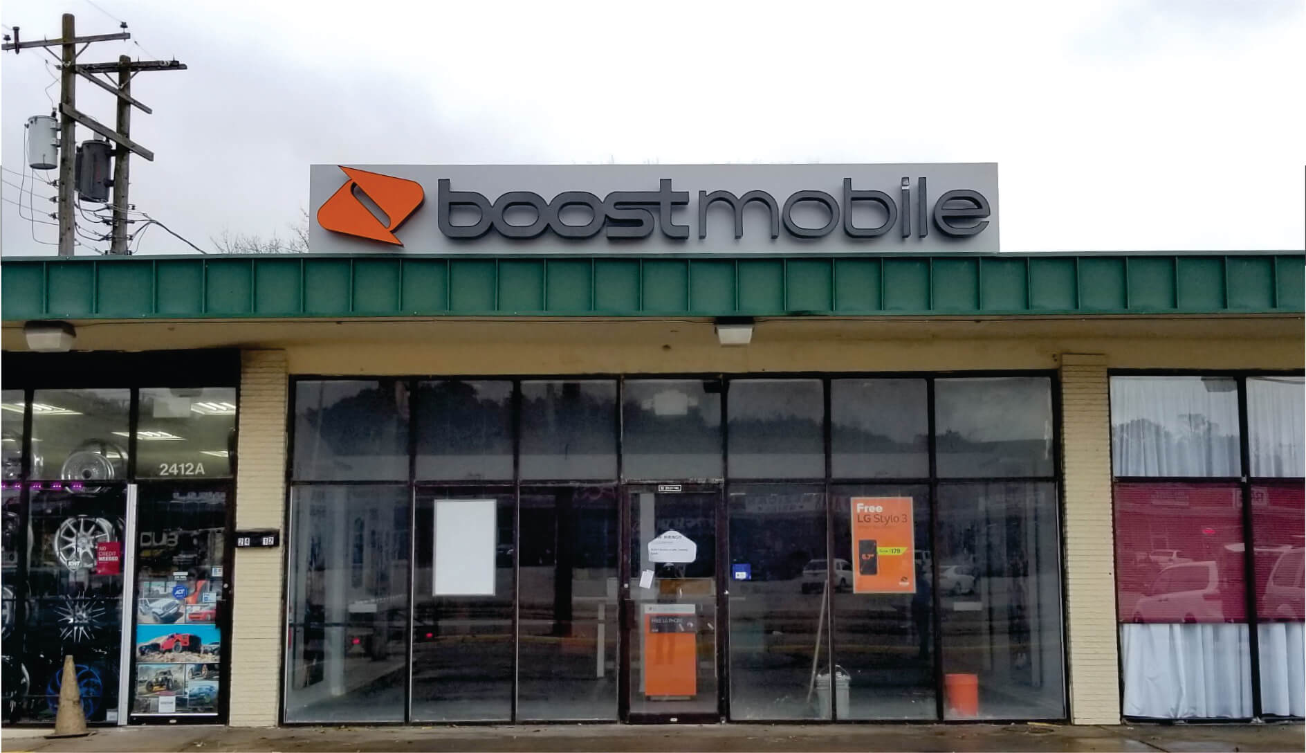 Boost Mobile in Dallas Giant Sign Company