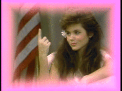 Tiffani Thiessen Gifs