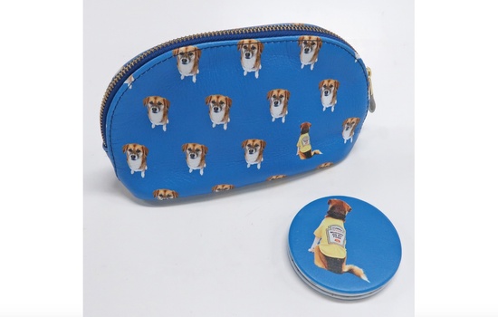 「ペットの写真で作る化粧ポーチ（ミラー付き）」をギフトとして贈れます。 カスタムオーダーforペット シリーズC（eギフト