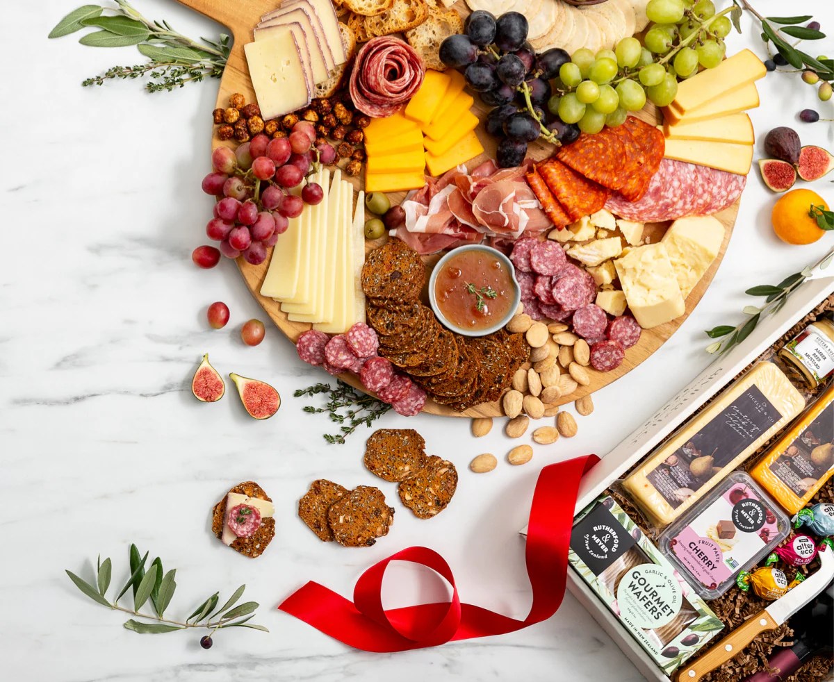 Gifts & Gift Baskets I Wine, Fruit, Gourmet, Champagne GiftTree