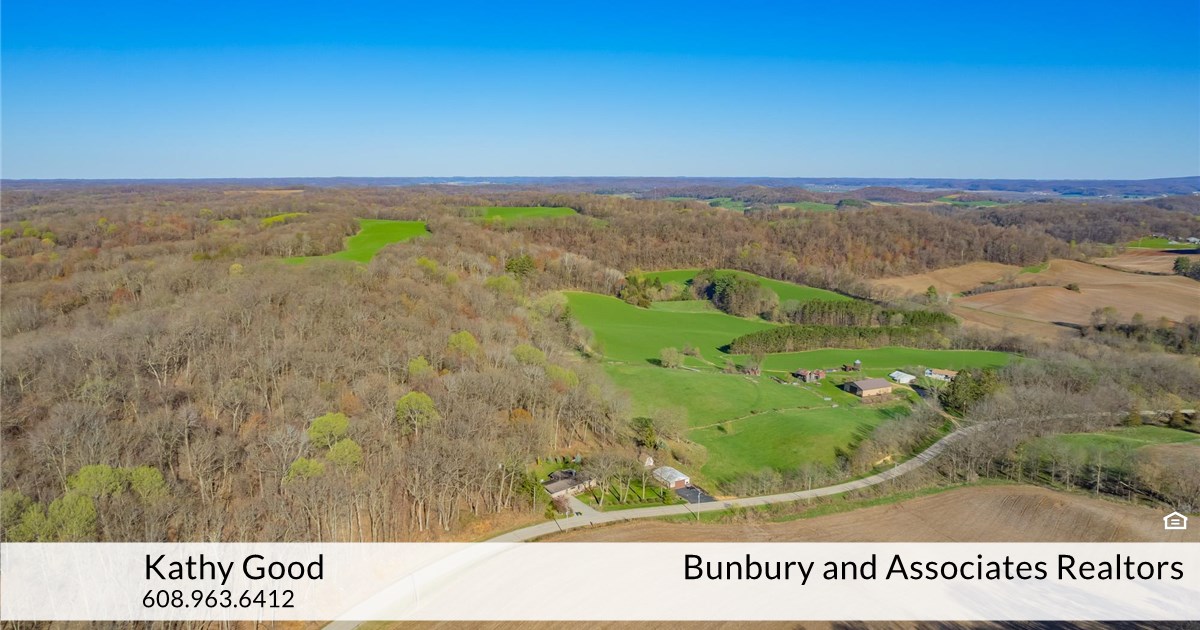 S11153 Cassel Rd, Sauk City, WI 53583