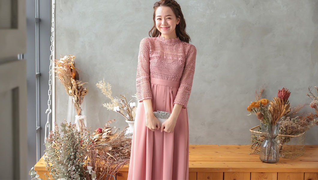 妊婦だっておしゃれをしたい！【月齢別】結婚式のお呼ばれにおすすめのマタニティドレス｜レンタルドレスClassy