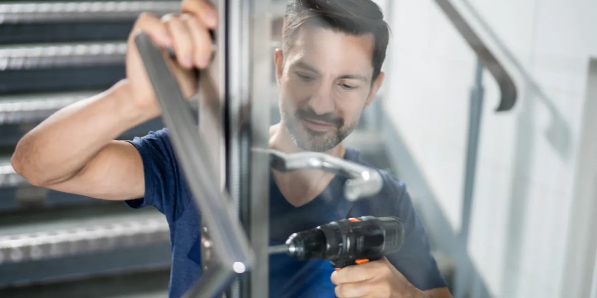 "Do Handyman Services Require a License? Exploring