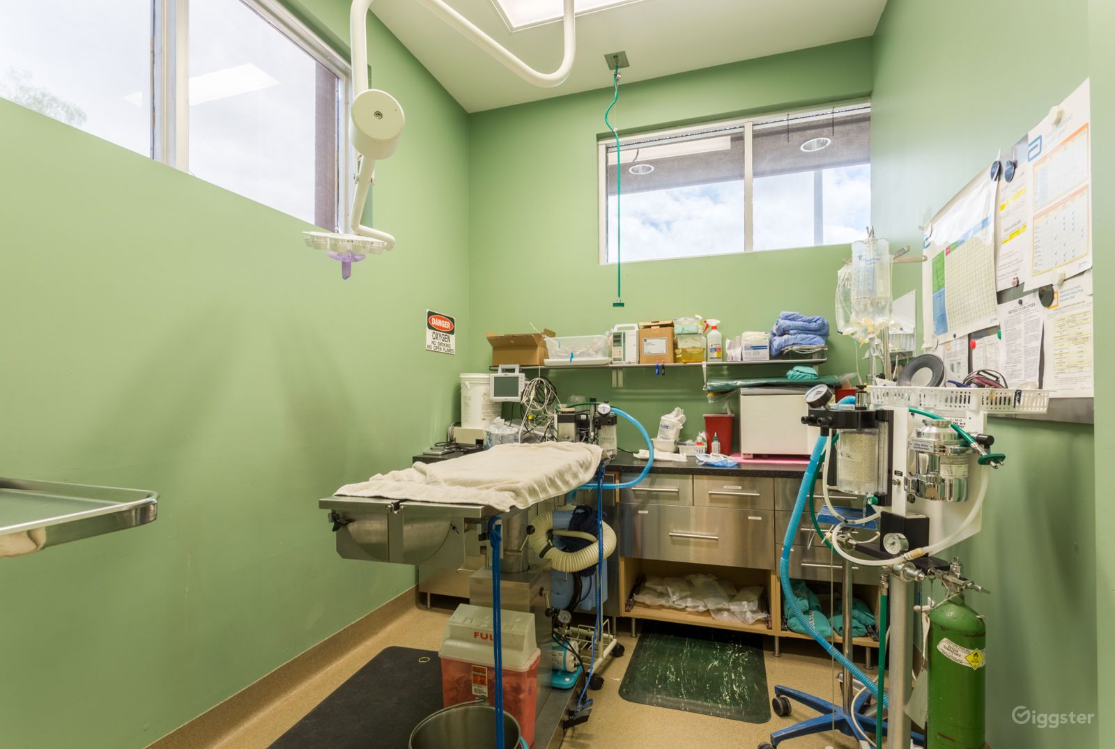 How Much Does it Cost to Rent a Hospital Set for a Day?