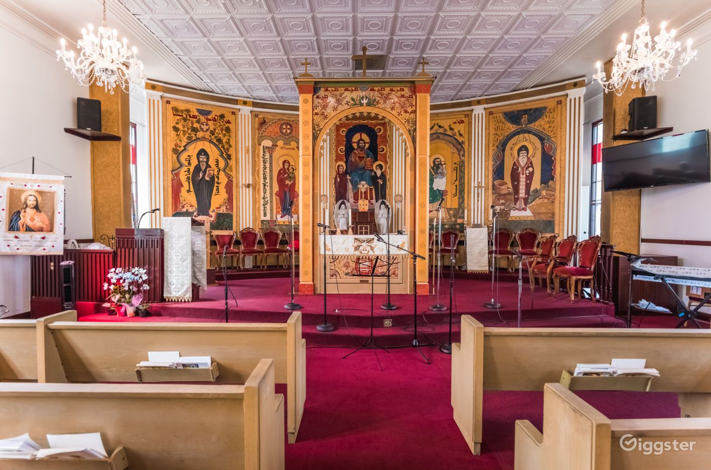How much does it cost to rent a church for a day?