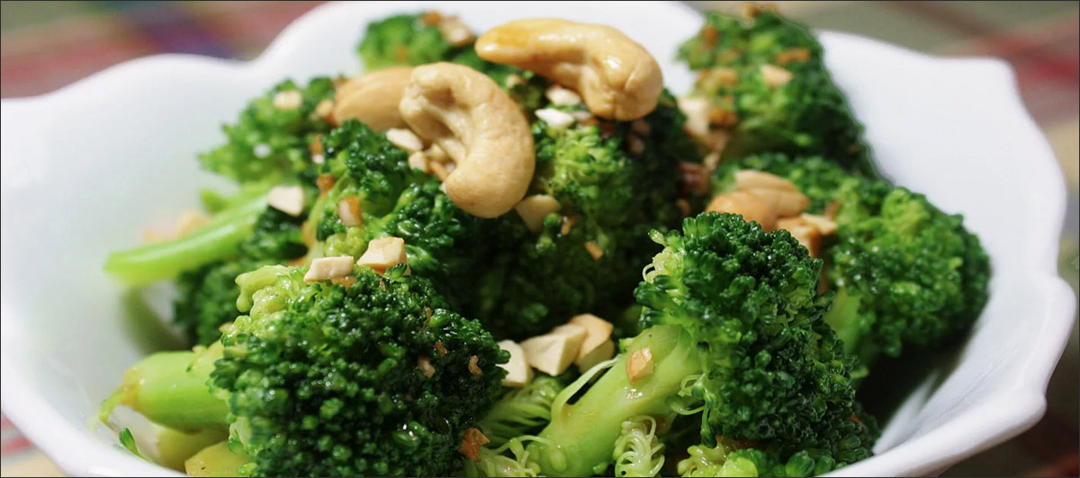 Broccoli with Garlic Butter & Cashews GigiZilla