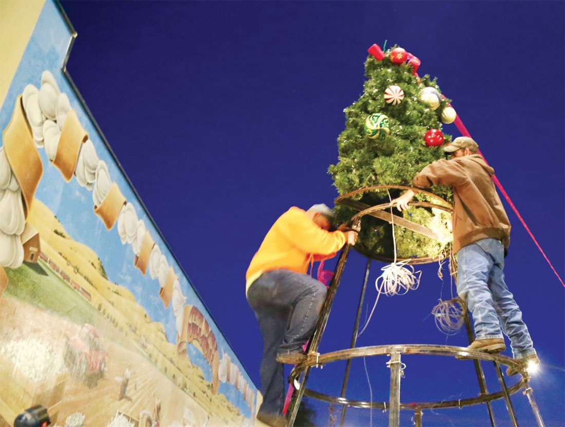 The story behind Gilroy's Christmas Tree Gilroy Dispatch Gilroy, San Martin, CA