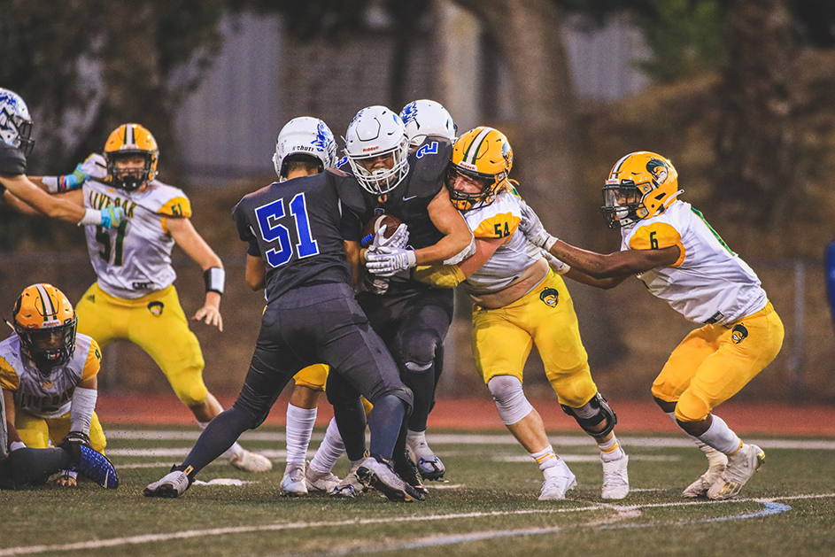 Despite loss, Gilroy football has something to build on Gilroy Dispatch Gilroy, California