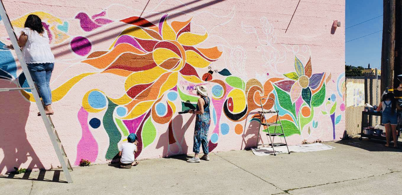 Main story Painting downtown mural gives women 'art therapy' Gilroy Life