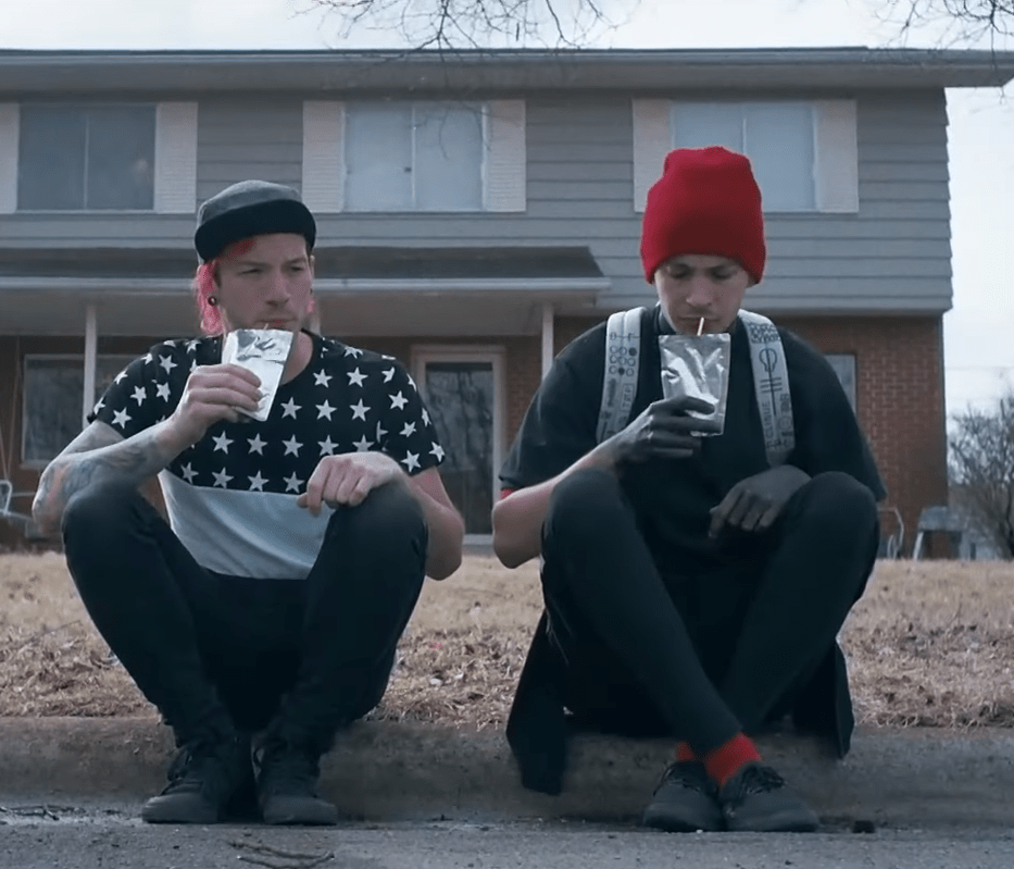 Arti dan Makna Dari Lirik Lagu Stressed Out by twenty one pilots(03)